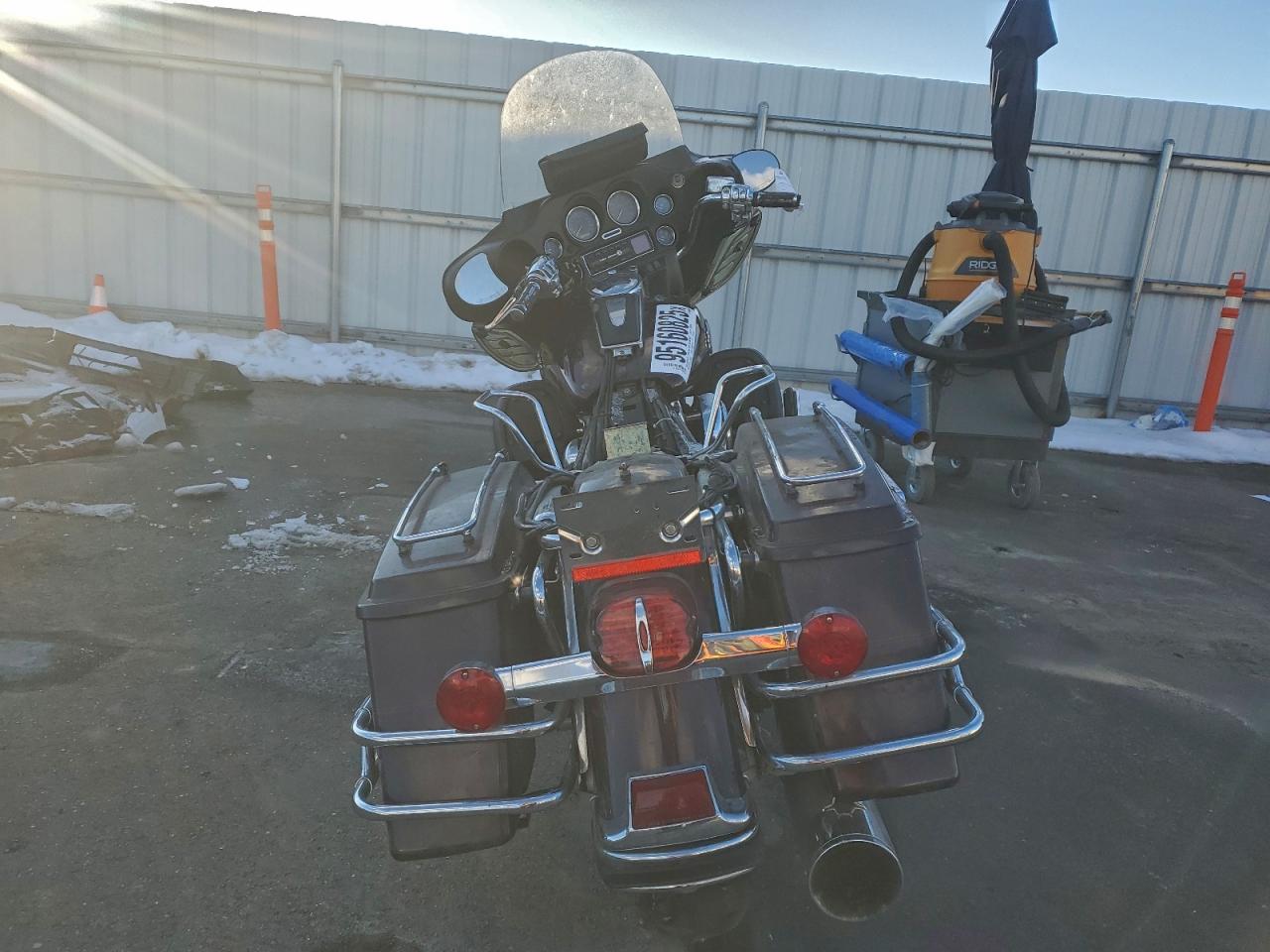 Harley-Davidson Fl Image 4