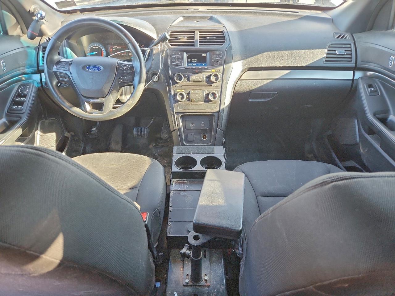 Ford Explorer Police Interceptor Image 9