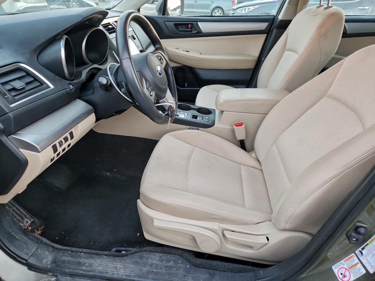 Subaru Outback 2.5i Image 9