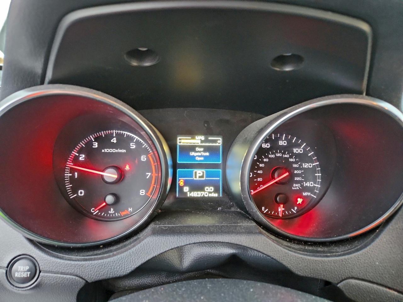 Subaru Outback 2.5i Image 8