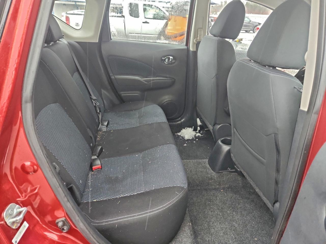 Nissan Versa S Image 12