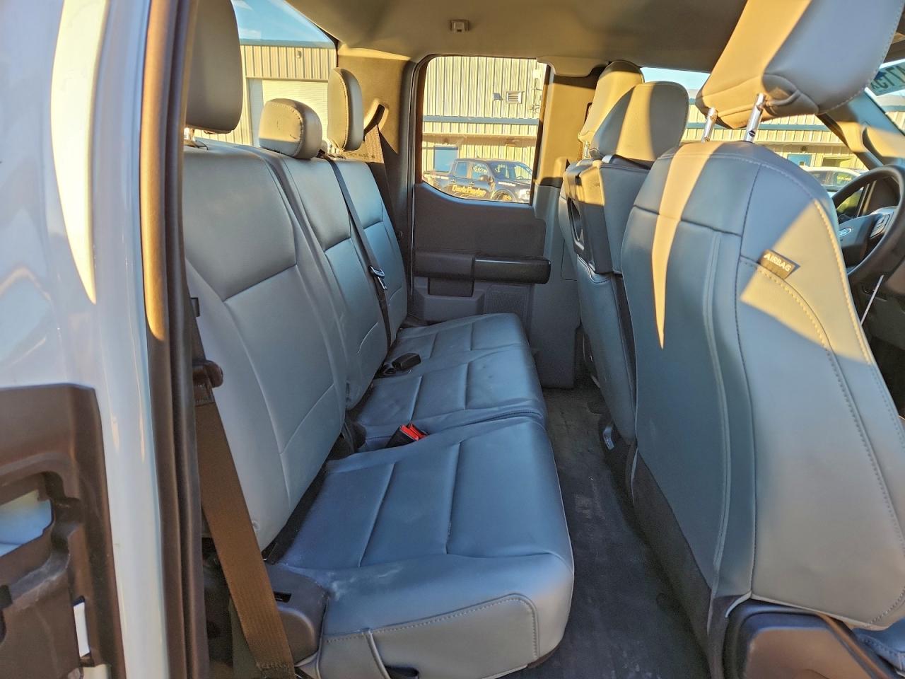 Ford F-150 Super Cab Image 3