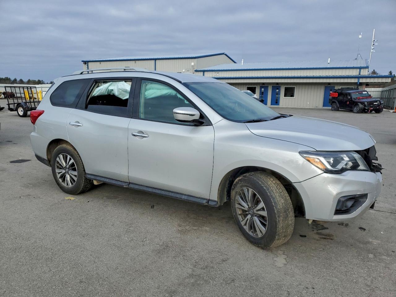 Nissan Pathfinder S Image 13