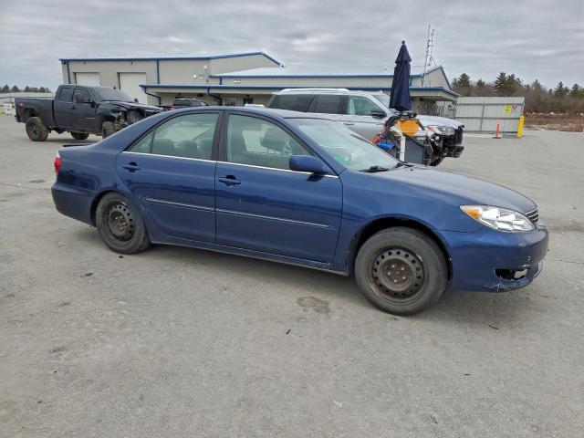 Toyota Camry Le Image 2