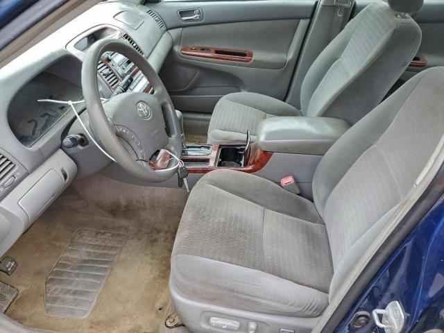 Toyota Camry Le Image 4