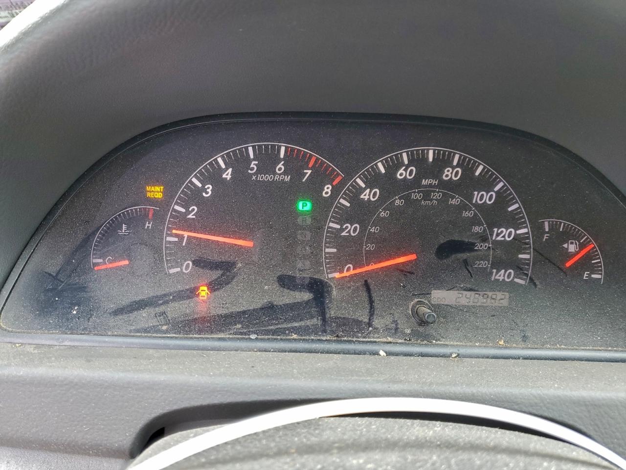 Toyota Camry Le Image 10