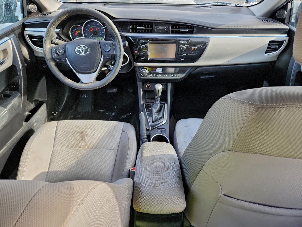 Toyota Corolla L Image 8