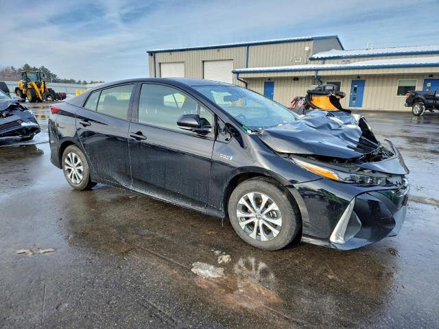 Toyota Prius Le Image 3