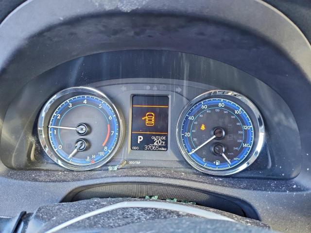 Toyota Corolla L Image 6