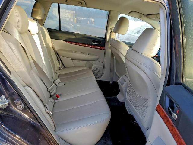 Subaru Outback 2.5i Limited Image 10