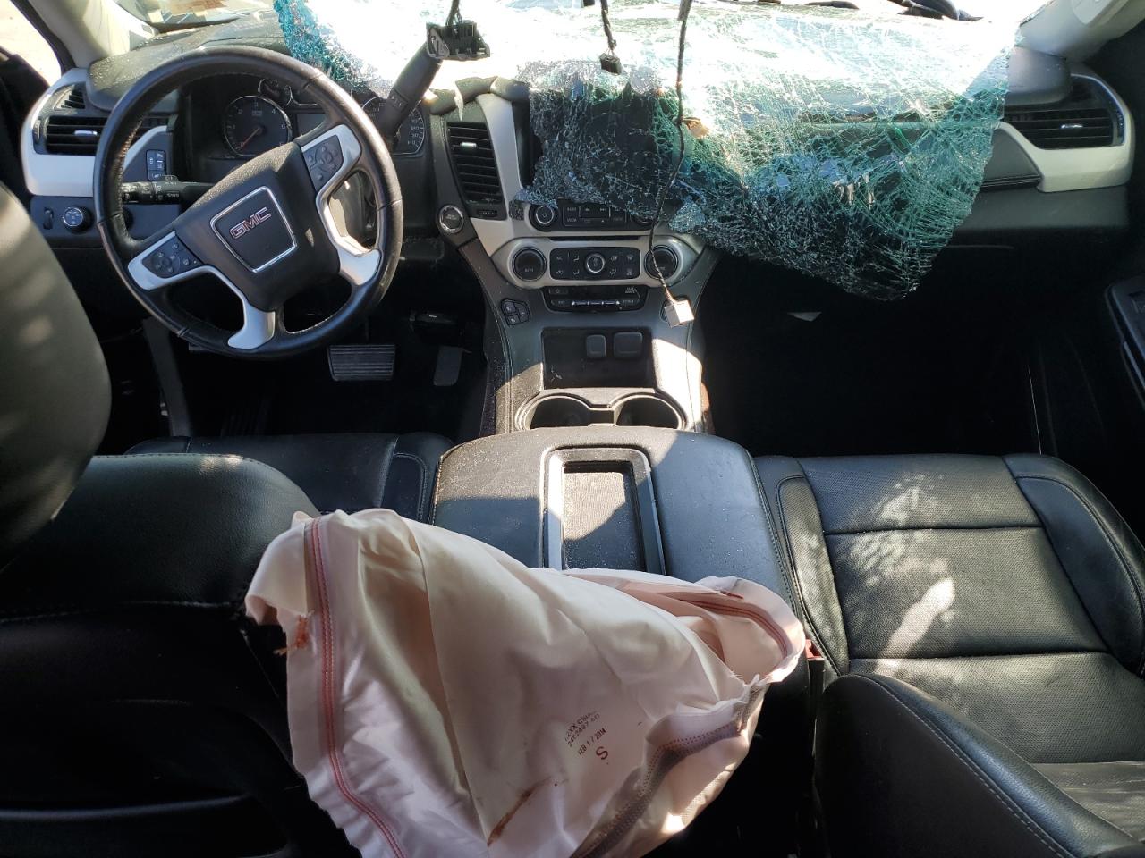 GMC Yukon K1500 Slt Image 3