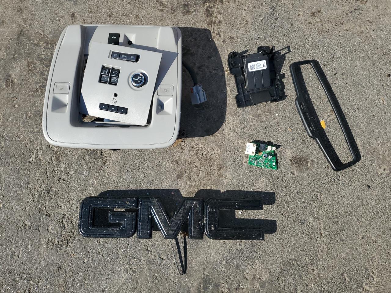 GMC Yukon K1500 Slt Image 12