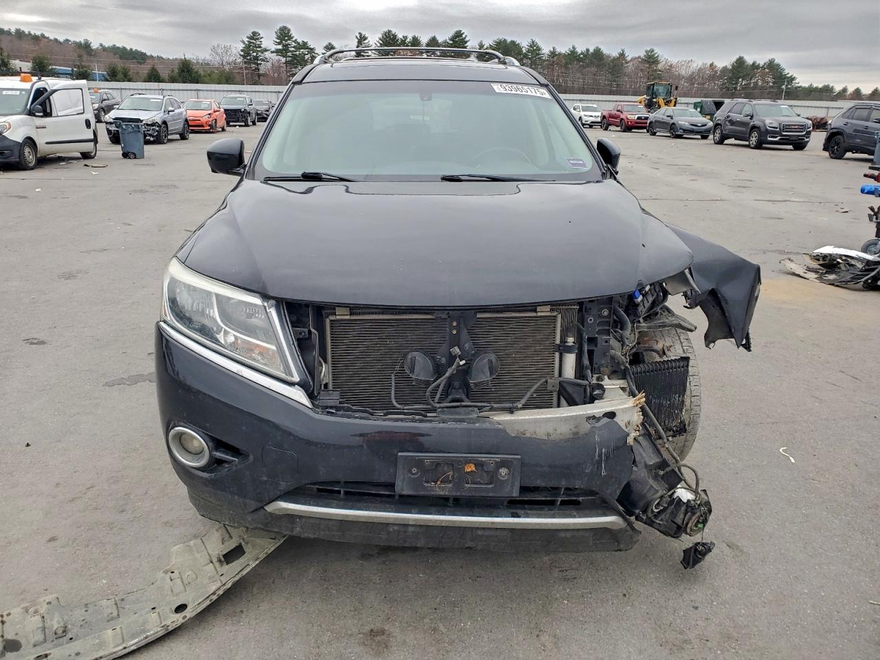 Nissan Pathfinder S Image 7