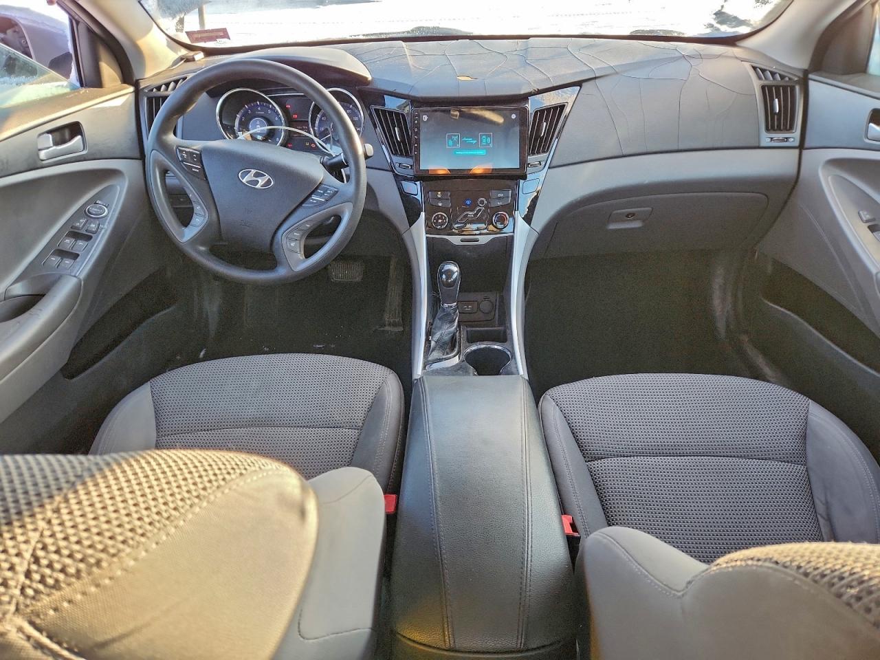 Hyundai SONATA Gls Image 7