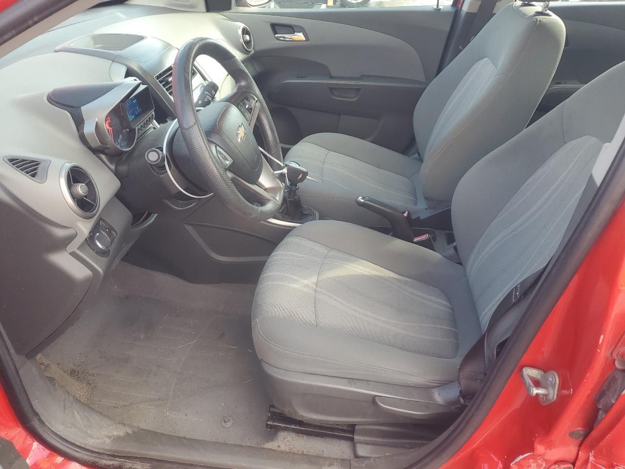 Chevrolet Sonic Lt Image 8