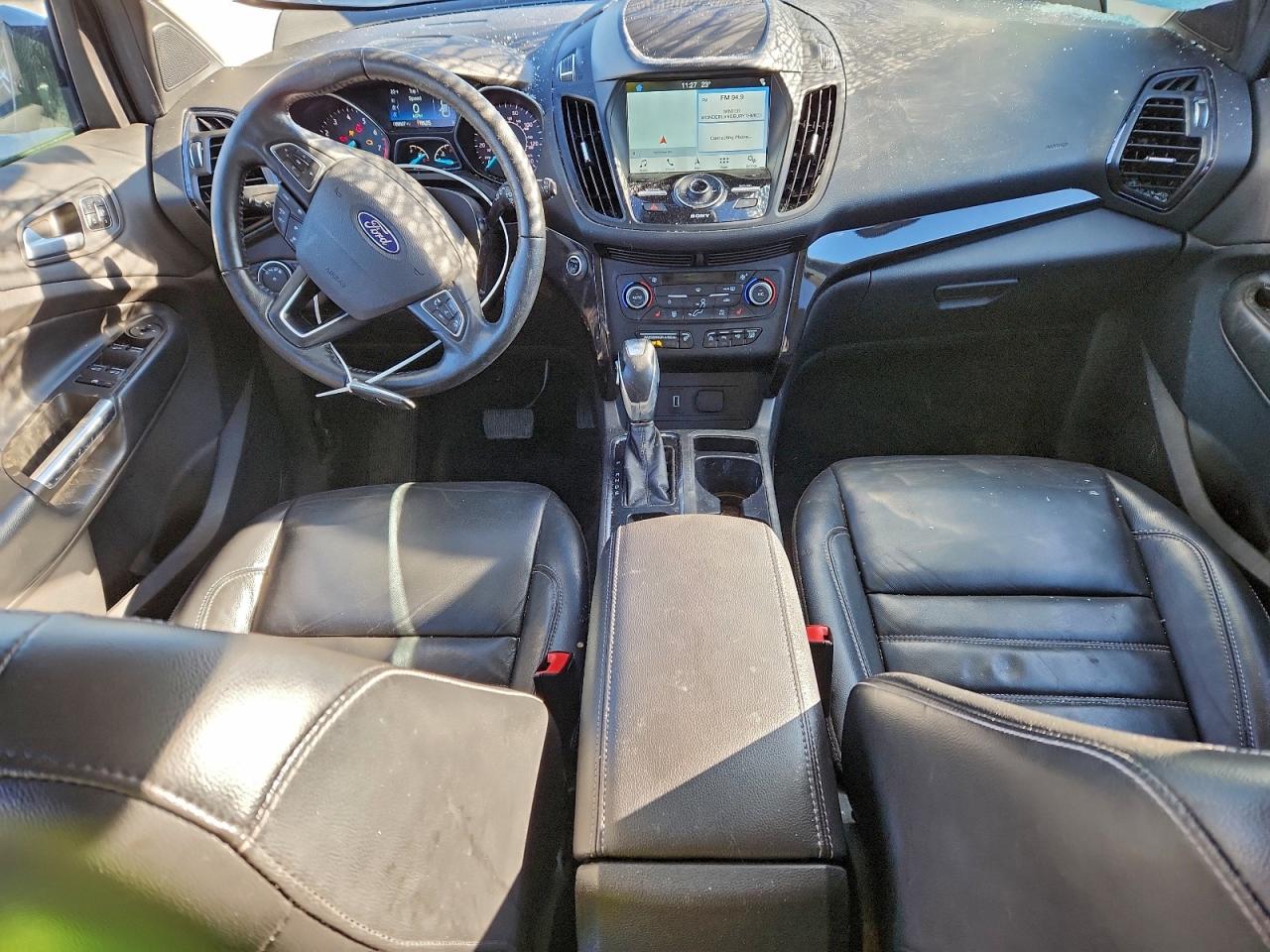 Ford Escape Titanium Image 11