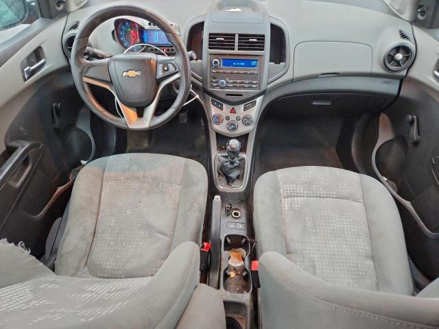 Chevrolet Sonic Ls Image 3