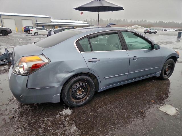 Nissan Altima Base Image 9