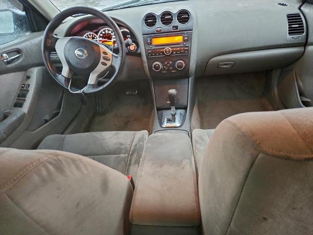 Nissan Altima Base Image 7