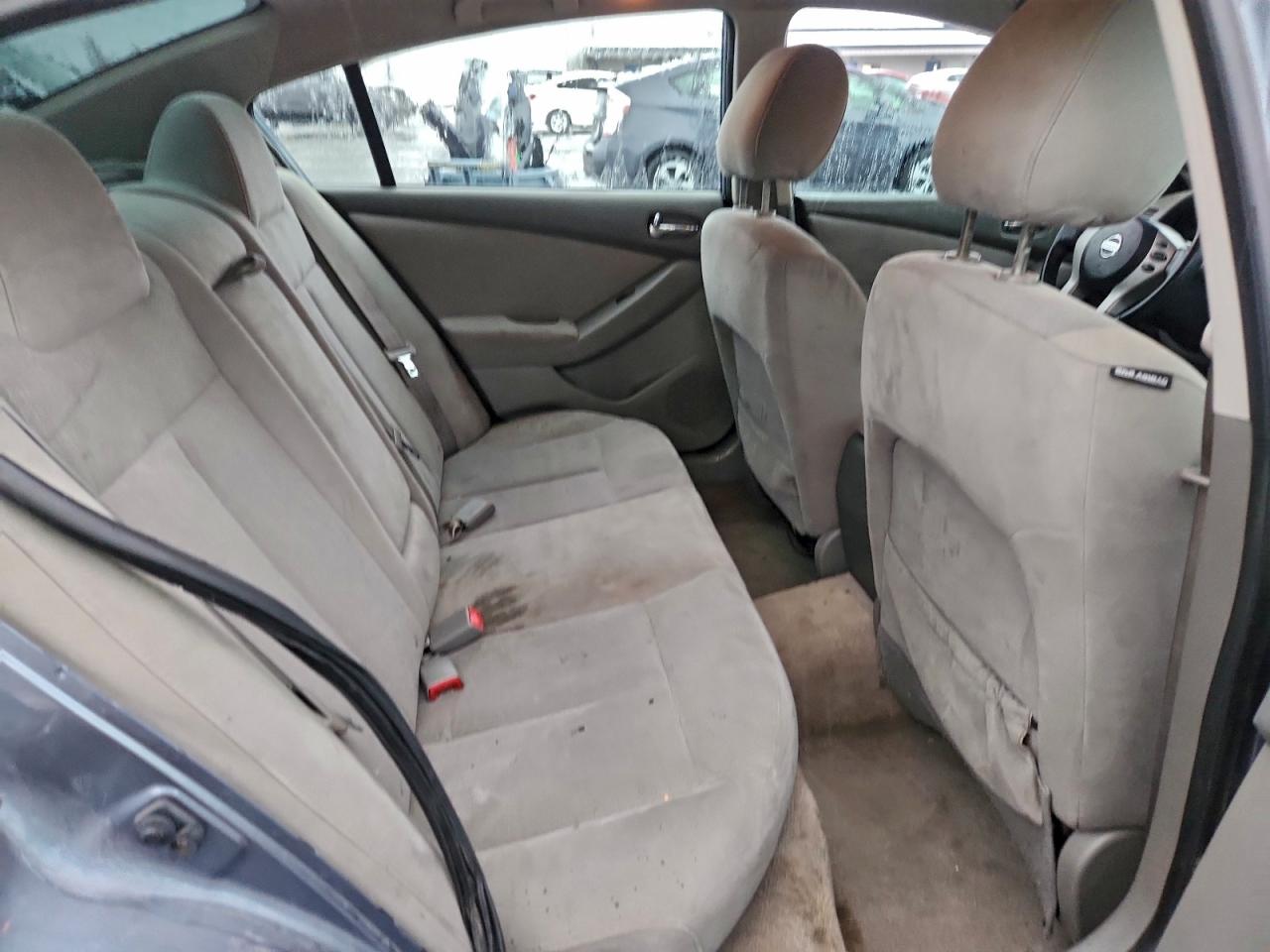 Nissan Altima Base Image 10