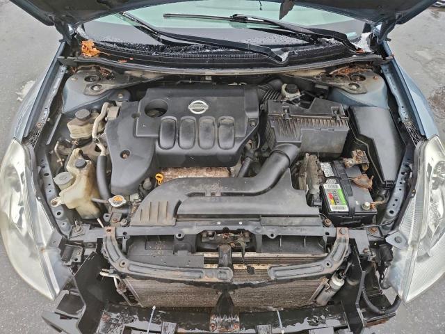 Nissan Altima Base Image 11