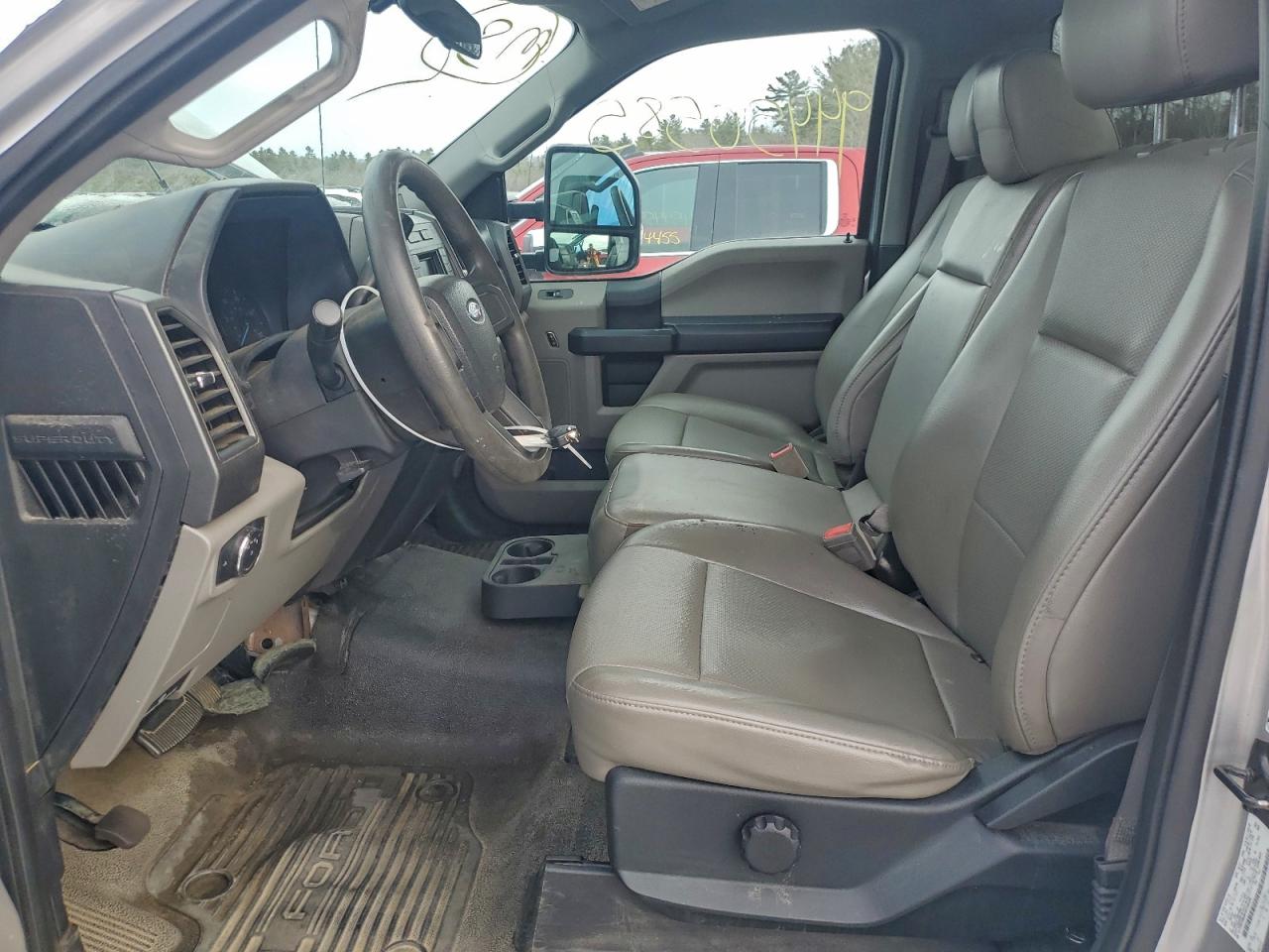 Ford F-350 Super Duty Image 13